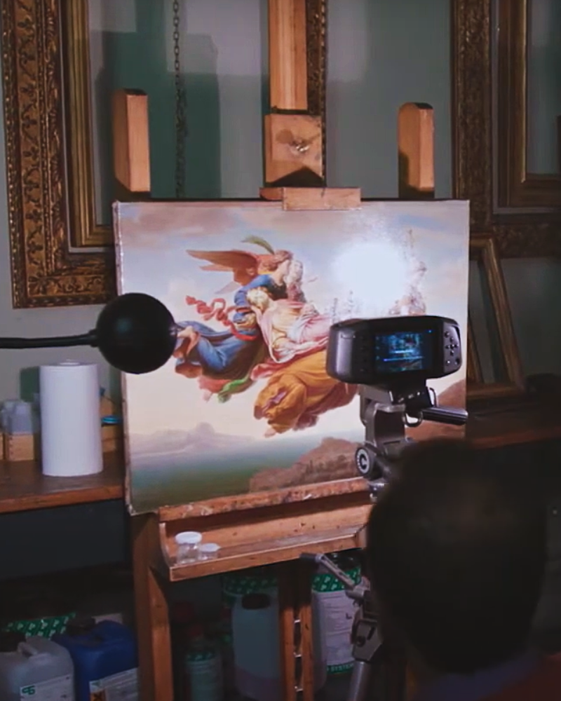 Art piece being analyzed with Specim IQ